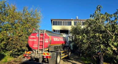 Mudanya’da Ev Yangını: İki Kişi Dumandan Etkilendi