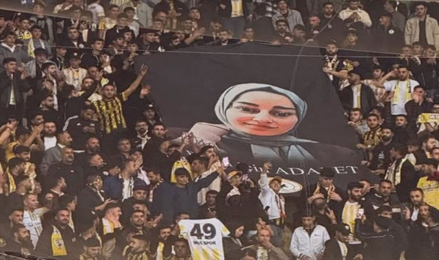 Muşspor Taraftarlarından Rojin Kabaiş İçin Duyarlı Pankart