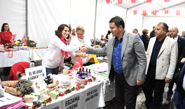 Üreten Kadınlar Cumhuriyet İçin Bir Araya Geldi