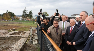 Yıldırımlı çocuklar tiyatroda
