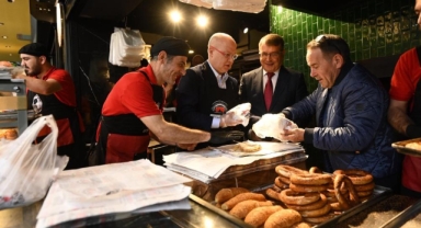 AK Parti Bursa İl Başkanı Davut Gürkan Çarşı Esnafıyla Buluştu