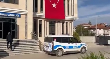 Bursa'da 28 yıl 8 ay hapis cezasıyla aranan 2 şüpheli yakalandı