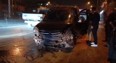 Bursa’da Direksiyon Hakimiyetini Kaybeden Sürücü Zincirleme Kazaya Yol Açtı