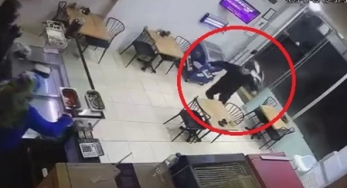 Bursa’da Drift Atan Sürücü Kaza Yapıp Olay Yerinden Kaçtı