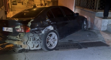 Bursa'da “Dur” İhtarına Uymayan Sürücü 5 Kilometre Kaçtı: 3 Araca Çarptı