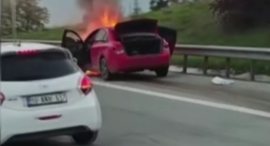 Bursa’da faciadan dönüldü: Alev alan motosiklet benzin istasyonuna sürüklendi