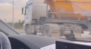 Bursa’da ters şeritten giren kamyon trafiği tehlikeye attı