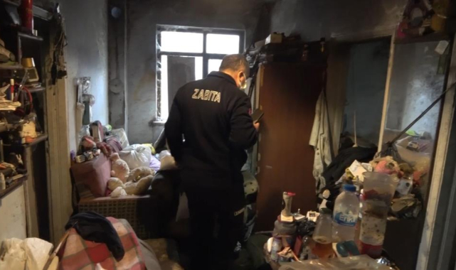 Bursa’da yalnız yaşayan yaşlı adamın evi çöplüğe döndü