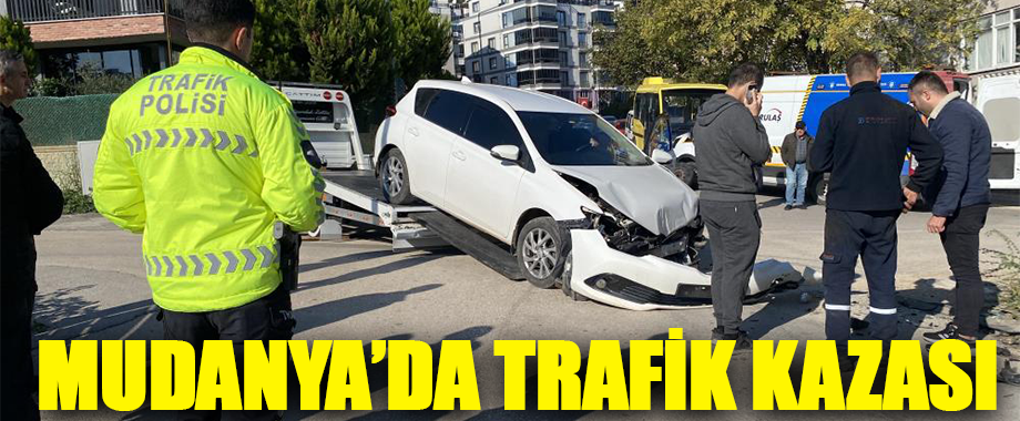 Bursa Mudanya'da Trafik Kazası: Uzman Çavuş ve Otobüs Sürücüsü Yaralandı