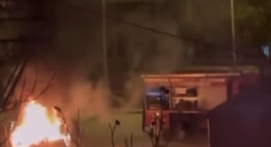 Bursa Yıldırım’da Hafif Ticari Araç Alev Aldı