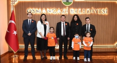Erkan Aydın, LÖSEV’li çocukları Osmangazi Belediyesi’nde ağırladı