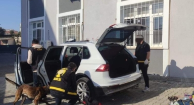 Gemlik’te Polis Şüpheli Araçta Uyuşturucu Madde Ele Geçirdi