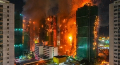 Hong Kong'da yangın faciası: 2 bin daireli site yanıyor