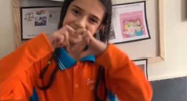 İnegöl’de Öğrenciler İşaret Diliyle Öğretmenler Günü’nü Kutladı