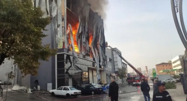 Kocaeli Dilovası'nda Parfüm Deposu Yangını: 6 Ölü, 4 Yaralı