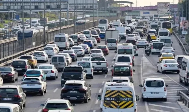 Motosiklet, Bisiklet ve Traktör Sürücülerine Yeni Kural: Kask, Gözlük ve Eldiven Zorunlu Oldu
