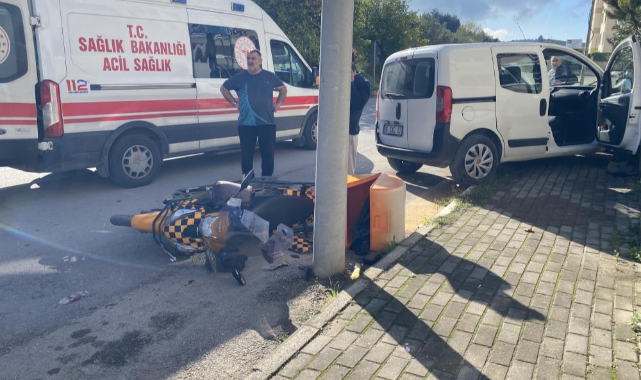 Mudanya’da Ehliyetsiz Sürücü Kuryeye Çarptı: 1 Yaralı