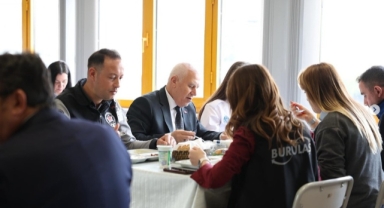 Mustafa Bozbey, BURULAŞ Çalışanlarıyla Öğle Yemeğinde Buluştu