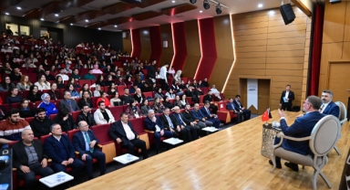 Oktay Yılmaz, Mudanya Üniversitesi’nde gençlerle buluştu