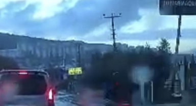 Orhangazi’de Motosiklet ve Otomobil Çarpıştı: 2 Yaralı