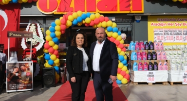 Özhan Marketler Zinciri, yeni şubesini hizmete açtı