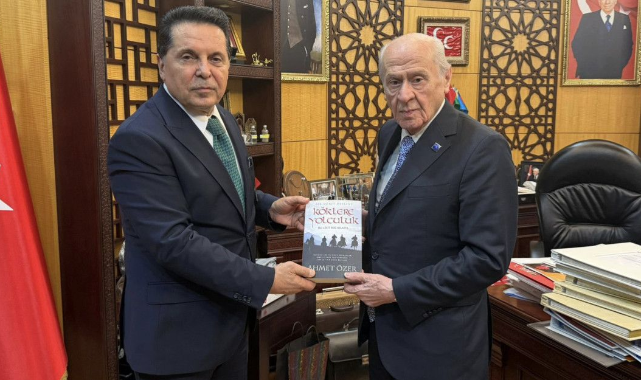 Ahmet Özer, Devlet Bahçeli ile görüşmesini anlattı: “Silahları yakmak en doğru davranıştı”
