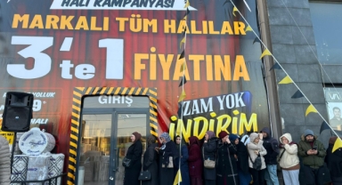 Bursa Cumalıkazık’ta Halı Bank Açılışında Ücretsiz Halı İzdihamı