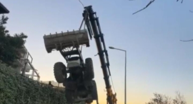 Bursa Mudanya’da Vinçten Düşen Kepçe Kamerada