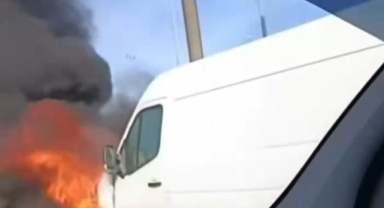 Bursa Mudanya Yolunda Servis Minibüsü Alev Alev Yandı