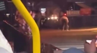 Bursa Osmangazi’de Gençler Arasında Tekme Tokat Kavga