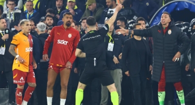 Fenerbahçe - Galatasaray Derbisinde Kartlar Havada Uçuşuyor