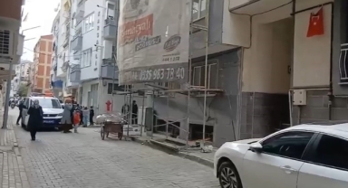 Gemlik’te 5. Kattaki İskeleden Düşen İşçi Ağır Yaralandı