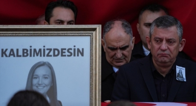 Gülşah Durbay’a veda: Özgür Özel gözyaşlarına hâkim olamadı