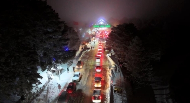 Kar Yağdı, Uludağ’a Akın Başladı: Gişelerden Her 10 Saniyede Bir Araç Geçti