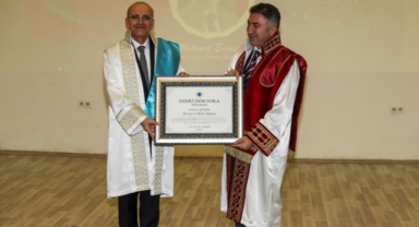 Mehmet Şimşek’e Batman Üniversitesi’nden fahri doktora unvanı