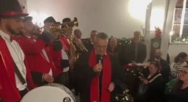 Moda Kilisesi’nde Noel Töreninde İzmir Marşı Coşkusu