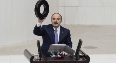 Mustafa Varank’tan Özgür Özel’e sert savunma sanayii eleştirisi