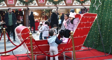 Osmangazi Meydanı Yeni Yıl Festivaliyle Şenlendi