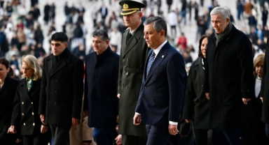 Özgür Özel, Anıtkabir'i ziyaret etti