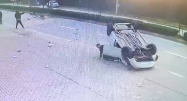Taklalar atan otomobilden burnu kanamadan çıktı