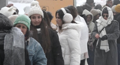 Uludağ’da Kar Yağışı Sonrası Yoğunluk Zirve Yaptı