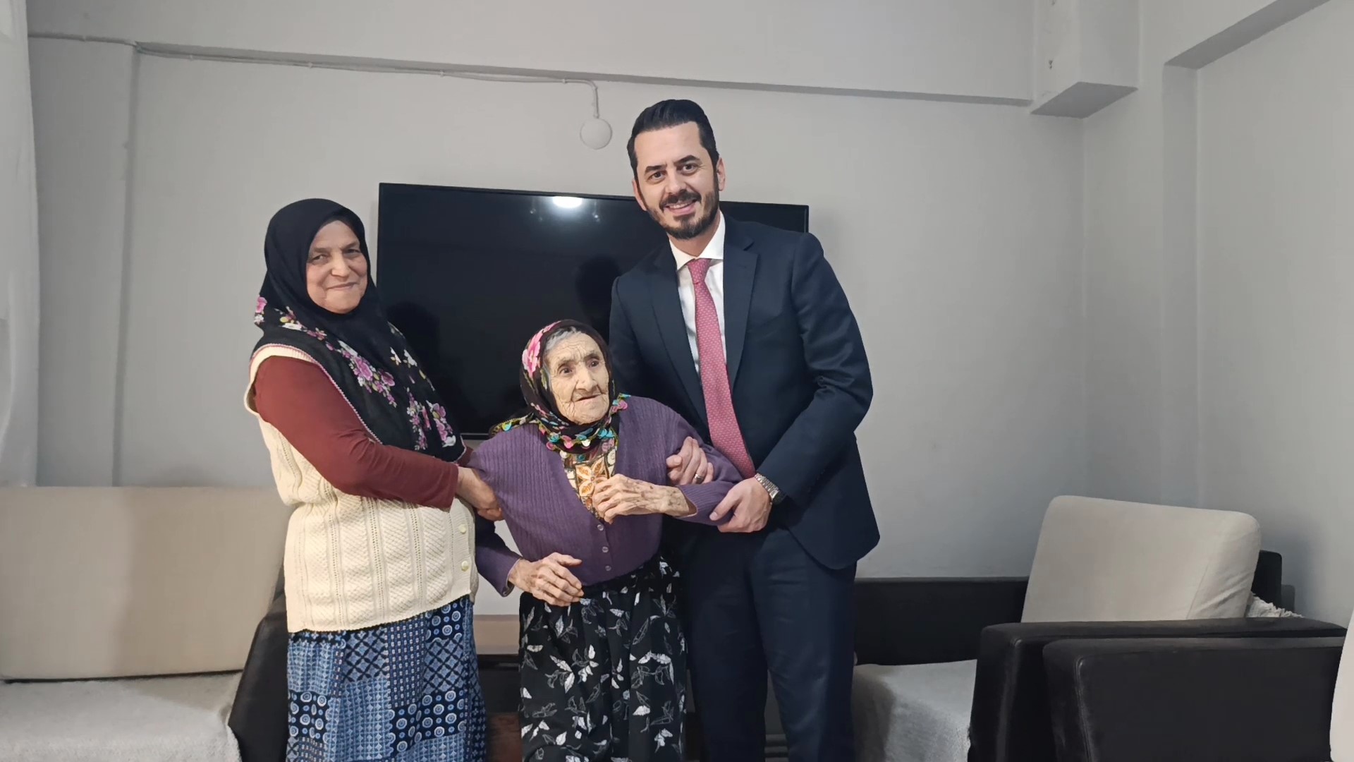 121 yaşındaki Saadet Al’ın isteği duygulandırdı: Cumhurbaşkanı Erdoğan’ı izlemek istedi