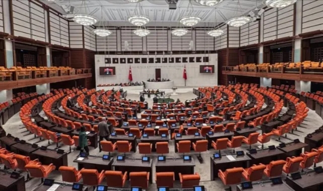 AK Parti'den En Düşük Emekli Maaşı ve Asgari Ücret Desteği Düzenlemesi