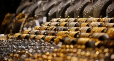 Altın Fiyatları Rekor Kırdı: Fed Beklentileri ve İran Gerilimi Etkili Oldu