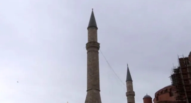 Ayasofya-i Kebir Cami Minaresi Alemi Düştü
