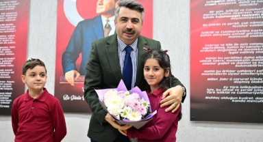 Başkan Oktay Yılmaz Öğrencilerin Karne Sevincine Ortak Oldu