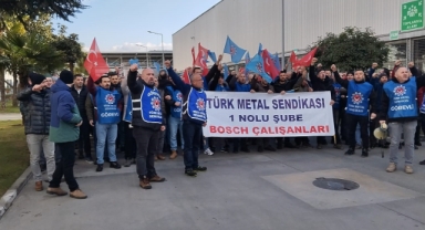 Bursa’da otomotiv işçilerinin eylemi sürüyor: MESS zam teklifini güncelledi