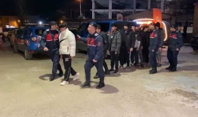 Bursa İnegöl'de Jandarma Operasyonu: 9 Kaçak Göçmen Yakalandı