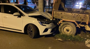 Bursa İnegöl’de Trafik Kazası: Savrulan Araç Kamyonete Çarptı, 2 Yaralı