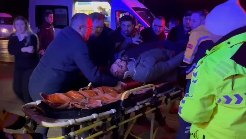 Bursa Kestel'de Gece Yarısı Kaza: 4 Yaralı